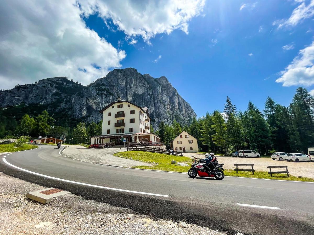 Hotel Al Sasso Di Stria Andraz Dış mekan fotoğraf