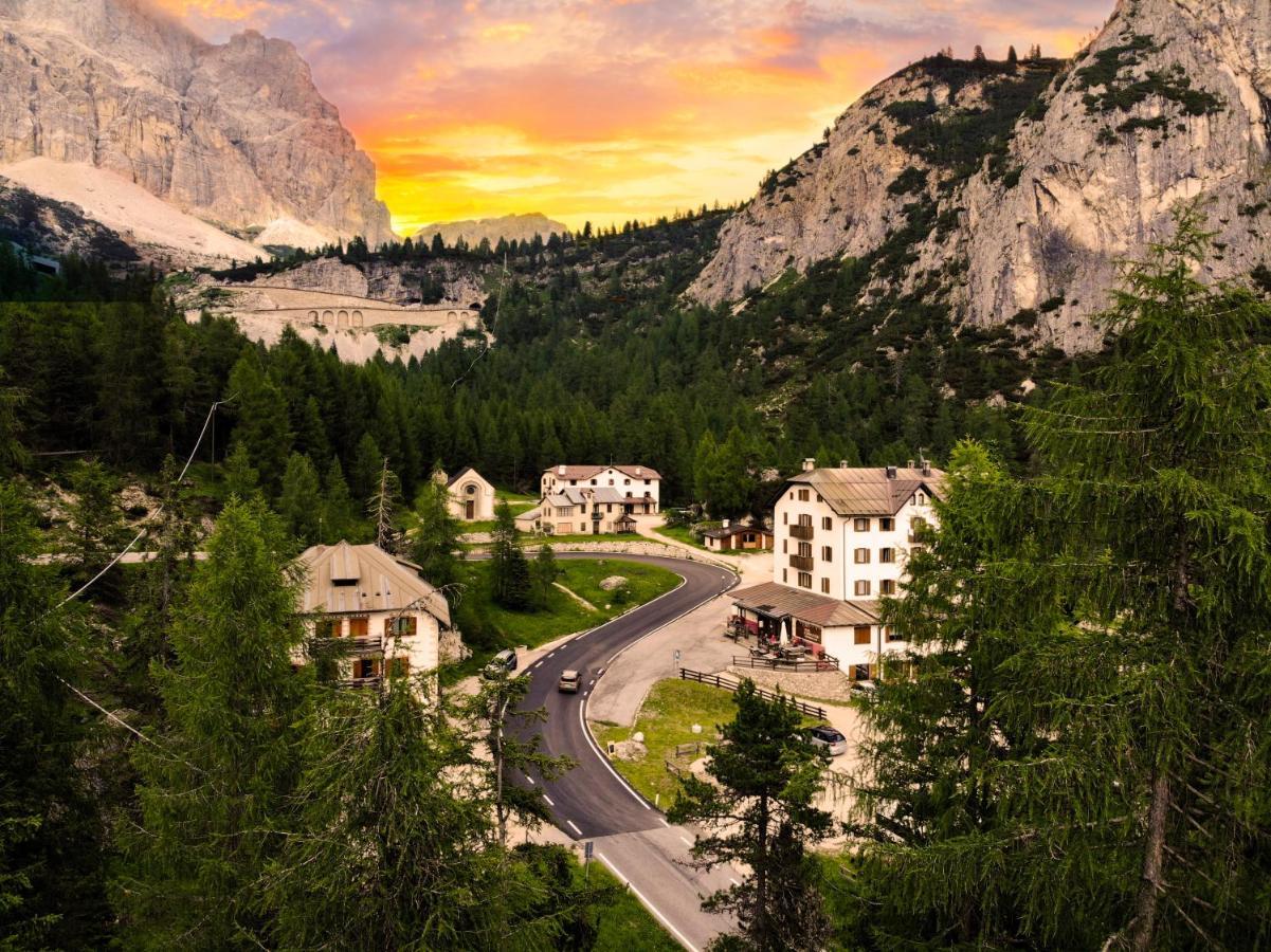 Hotel Al Sasso Di Stria Andraz Dış mekan fotoğraf